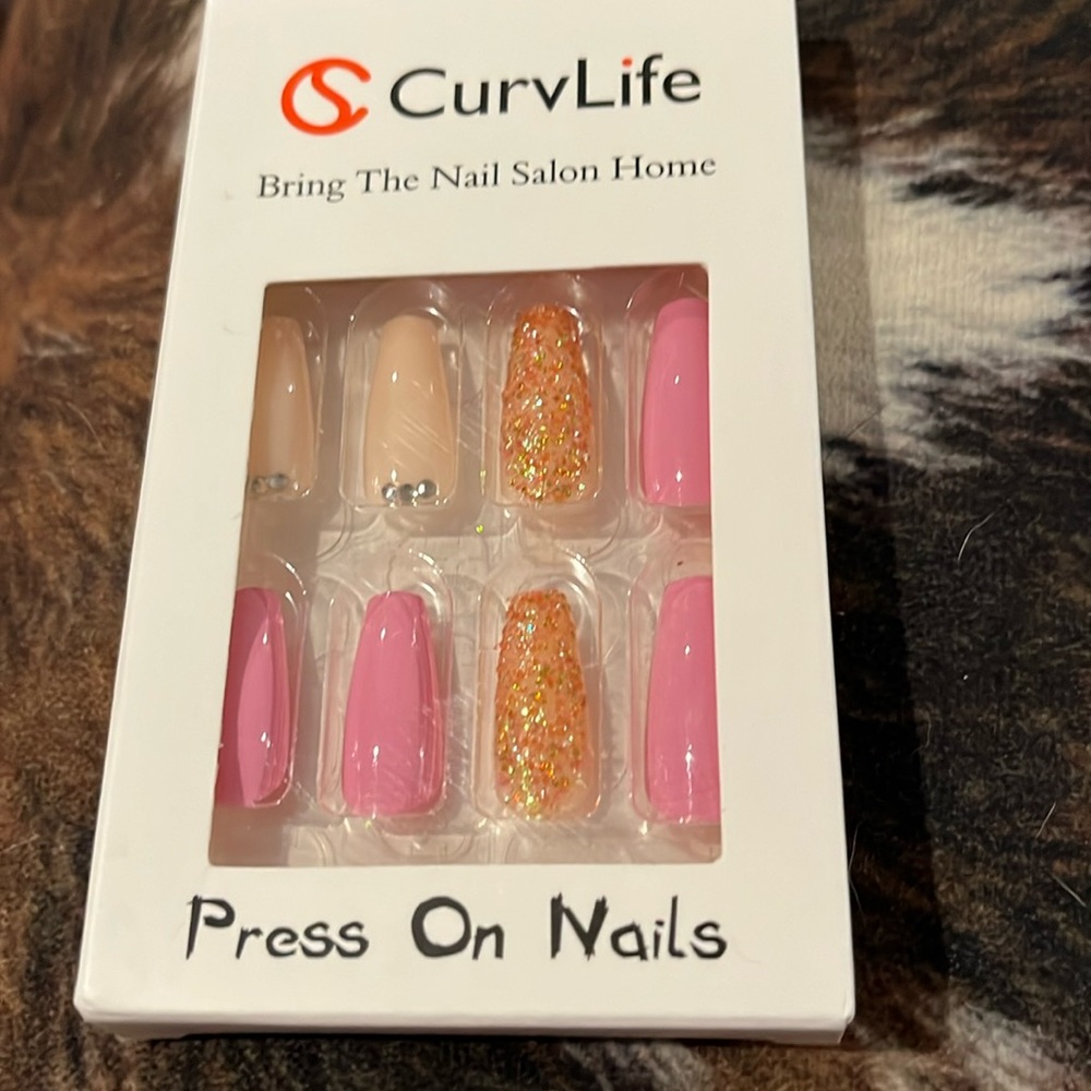 Super fun and cute CurvLife Nails